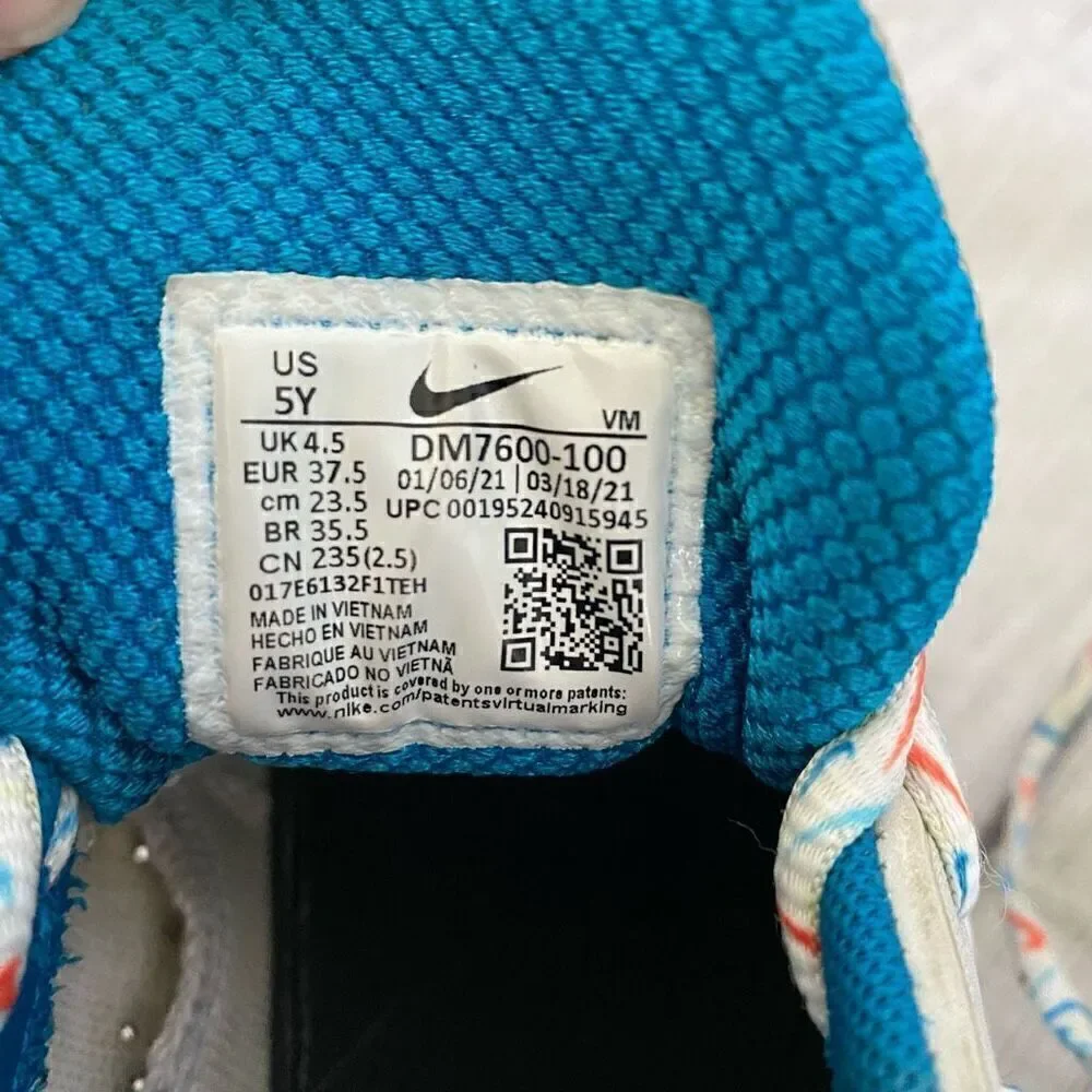 Nike AirMax Genome unisex athletic shoes youth 5